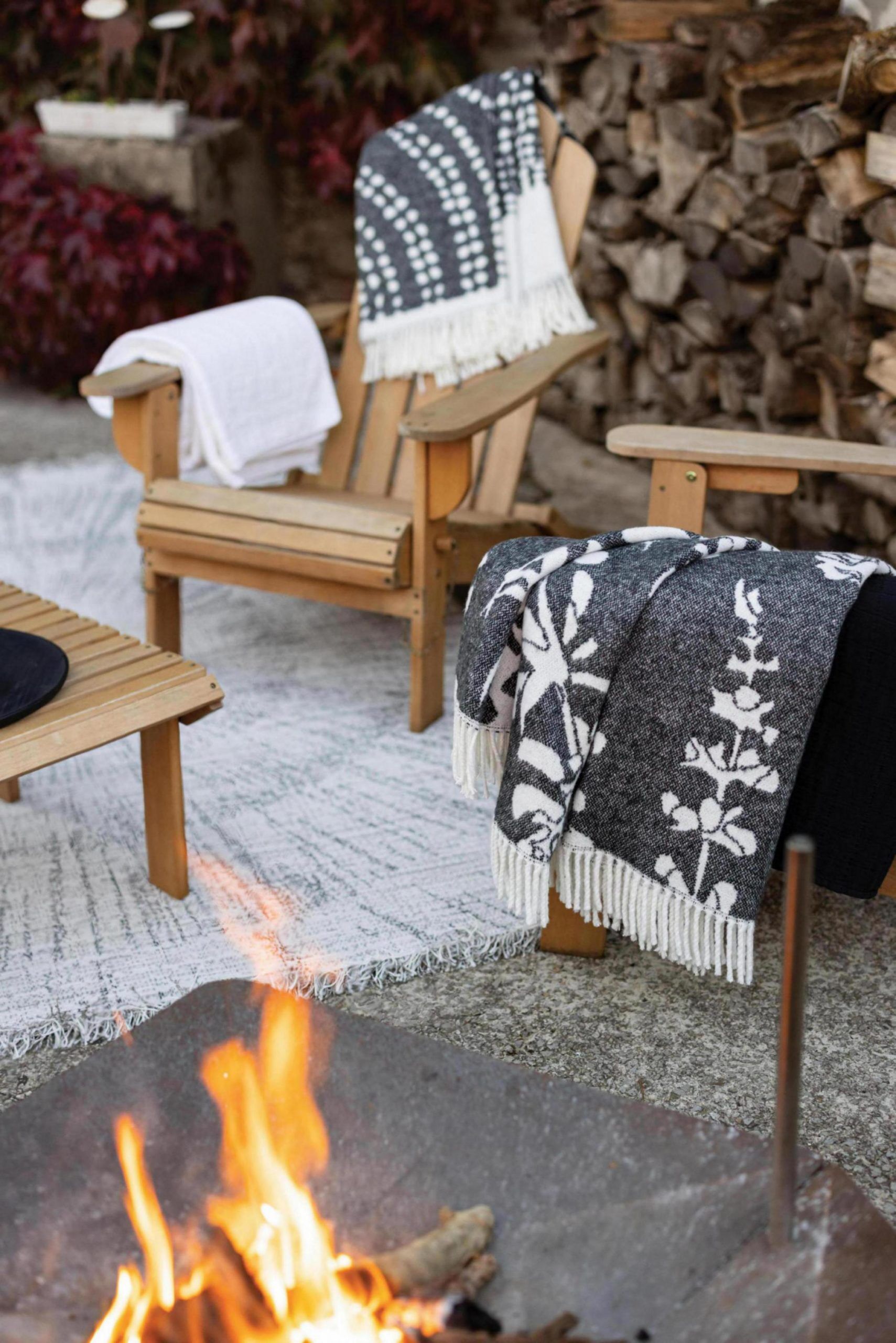 Plaid recyclé Taina Carbone 127 x 160 La Vallée du blanc Plaid recyclé Taina Carbone 127 x 160 Plaids La Vallée du blanc